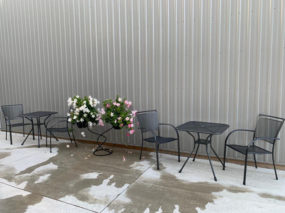 Woodslee Bed And Breakfast Belle River 외부 사진