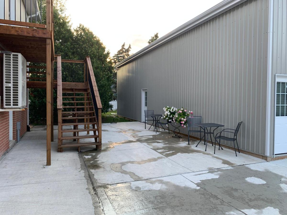 Woodslee Bed And Breakfast Belle River 외부 사진